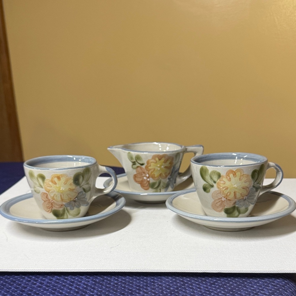 LOUISVILLE STONEWARE COUNTRY FLOWER Blue TRIM CREAMER, 2 cups, 3 saucers